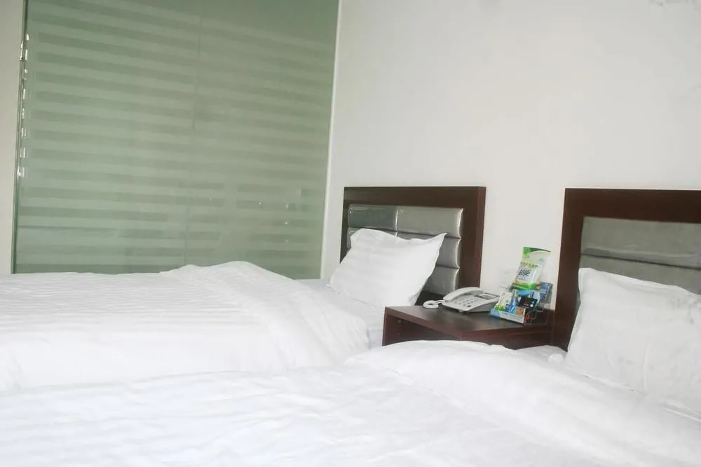 Dingtai'an Express Hotel(深圳鼎泰安快捷酒店)