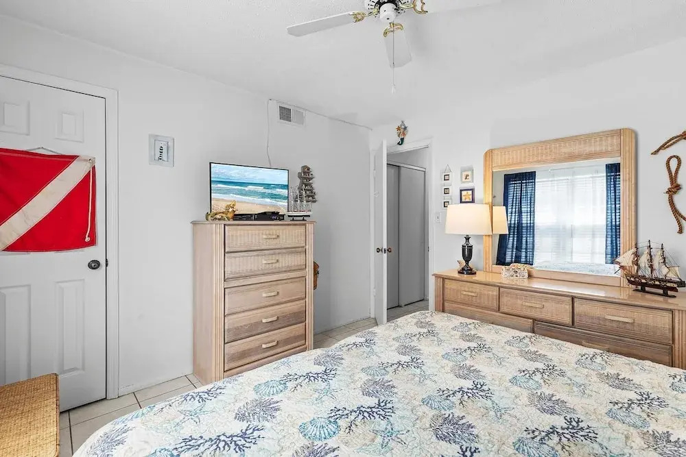 Colony Beach Club 139
