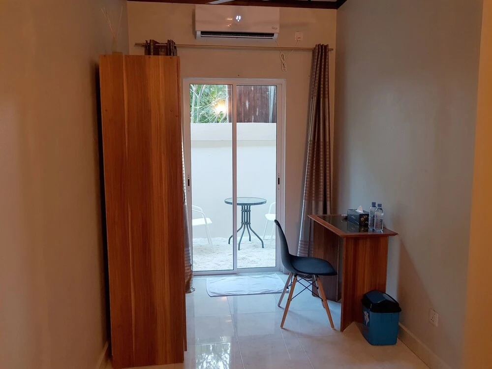 Omadhoo Inn