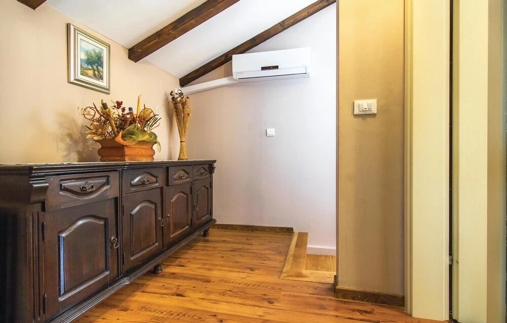 Stunning Home in Porec With Wifi and 2 Bedrooms