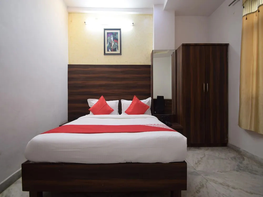 OYO 16914 Hotel Kiran Shree