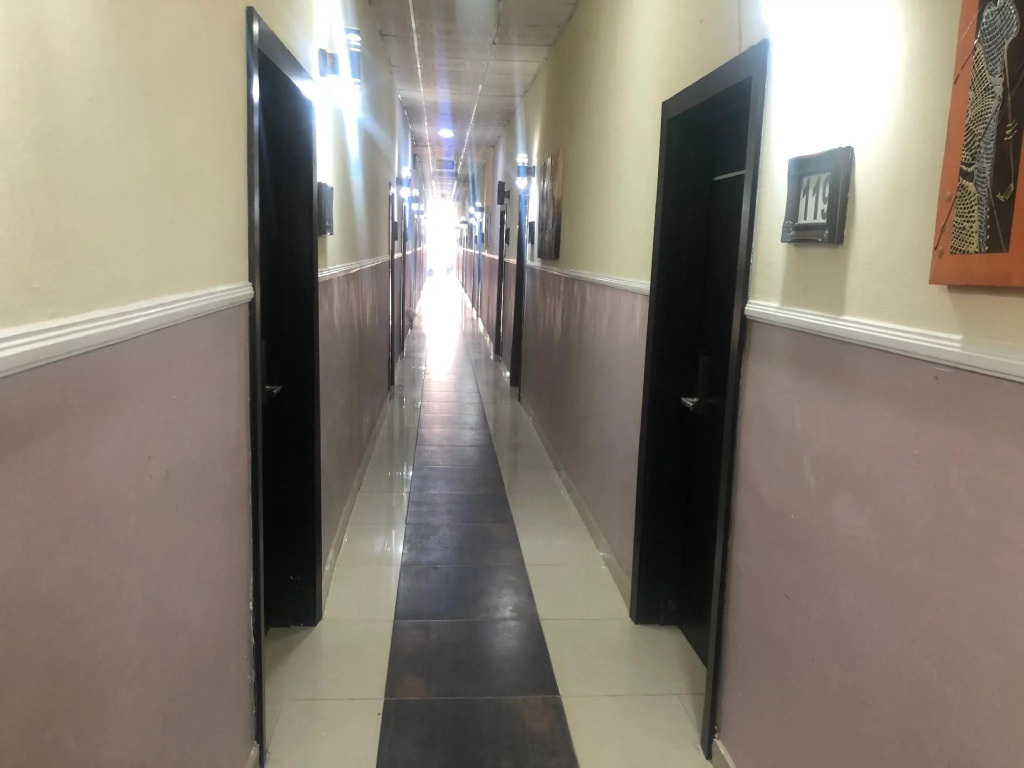 Mayors & Diplomat Suites Opebi