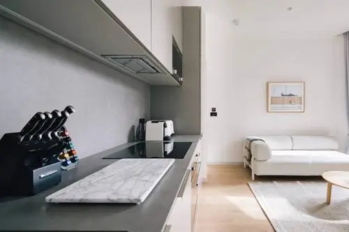 Chill Oxford Street 2Br - Netflix & Natural Light