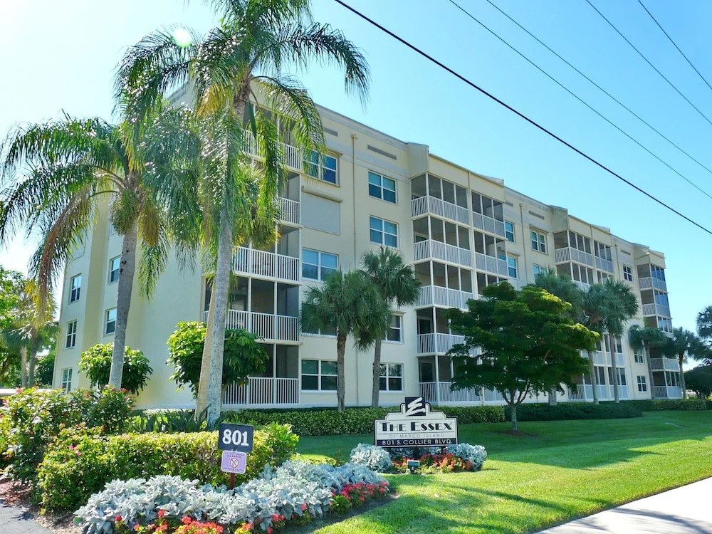 Peaceful Condo With Pool Across From South Beach