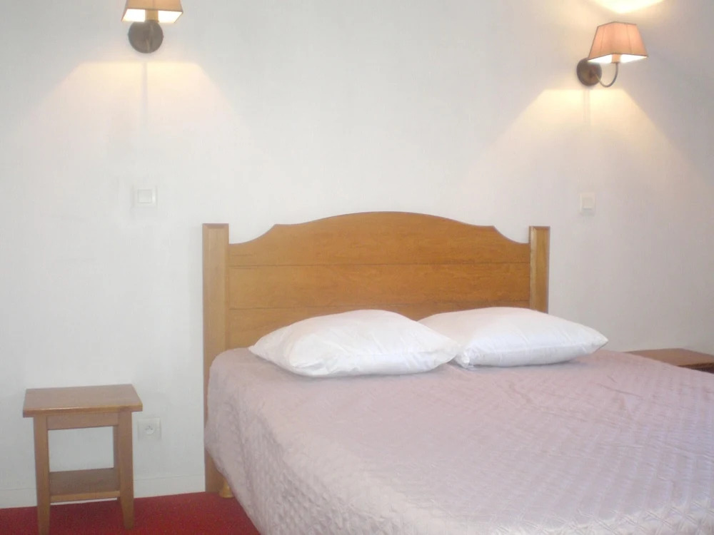 House With one Bedroom in Monflanquin, With Wonderful Lake View, Pool