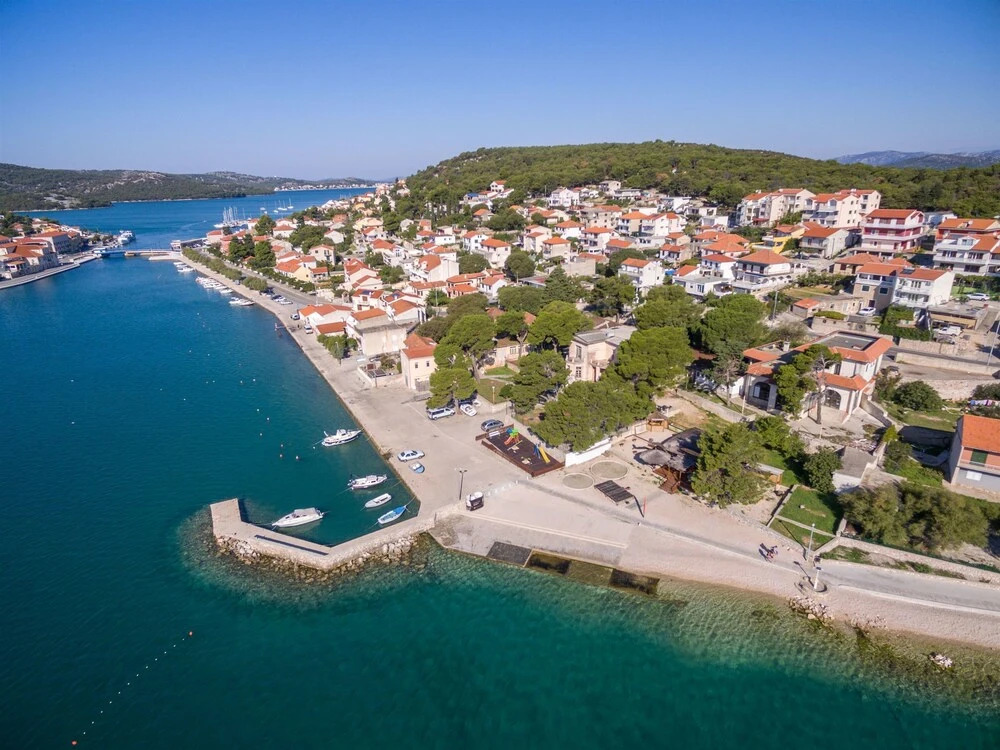 Apartments by the sea Tisno, Murter - 21657