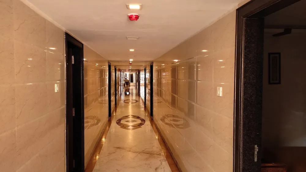 Sri Maharaja Residency