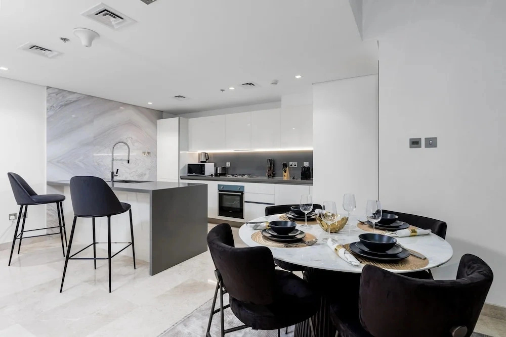 Maison Privee - Exquisite Duplex with Private Patio & Loft Living