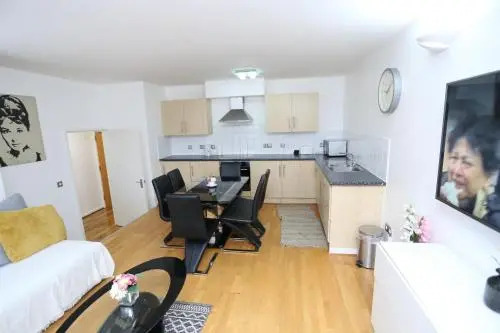 Gorgeous 2 Bathroom Woolwich