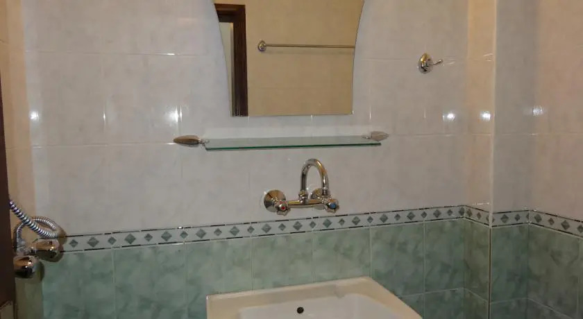 Yanevi Apartments