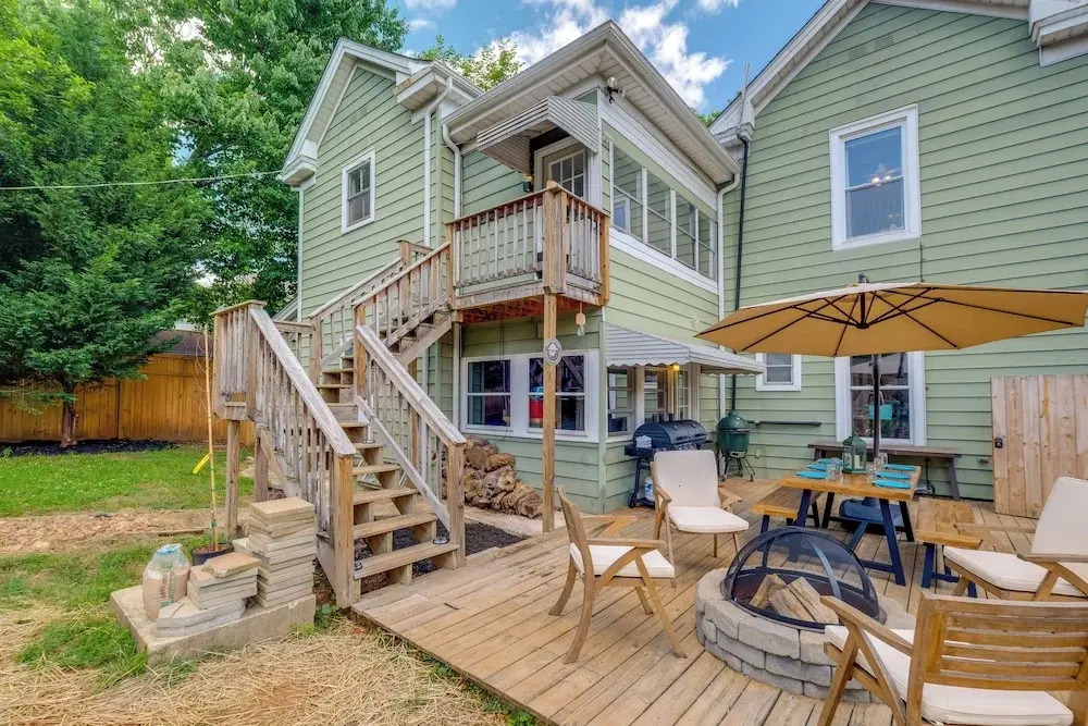 3 Mi to Liberty U: Apt w/ Full Kitchen & King Bed!
