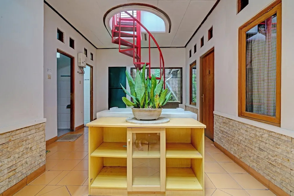 OYO Life 92589 Geusan Ulun Residence