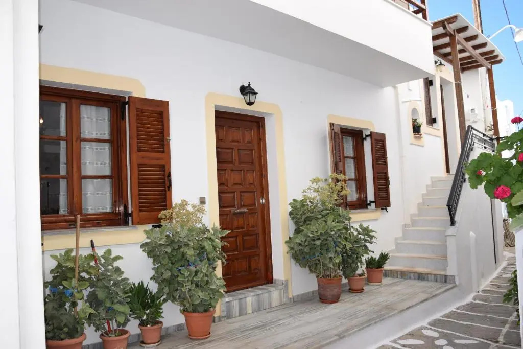 Naoussa Center Cycladic House