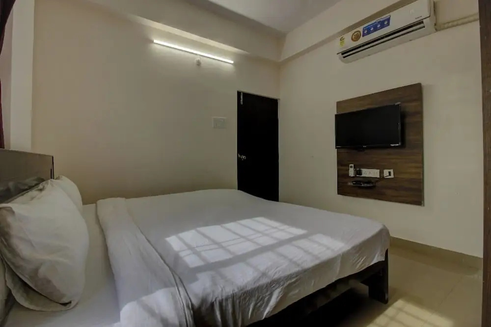 iROOMZ RK Hospitality
