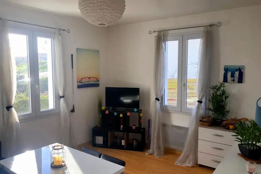 Charming Flat With Terrace 500m From The Beach