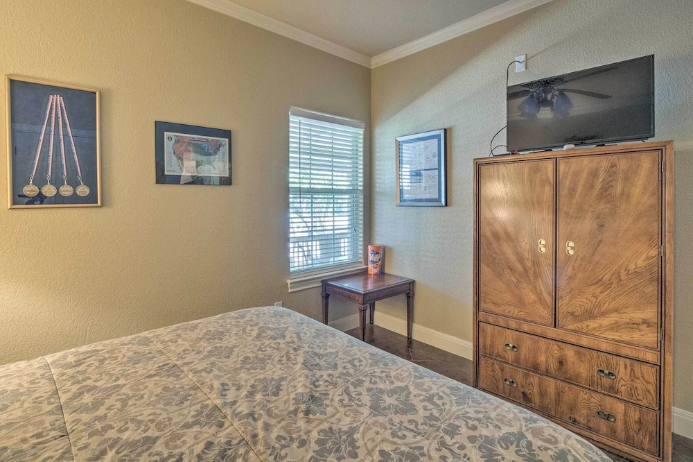 Covered Deck & 2-story Dock: Lake Travis Home!