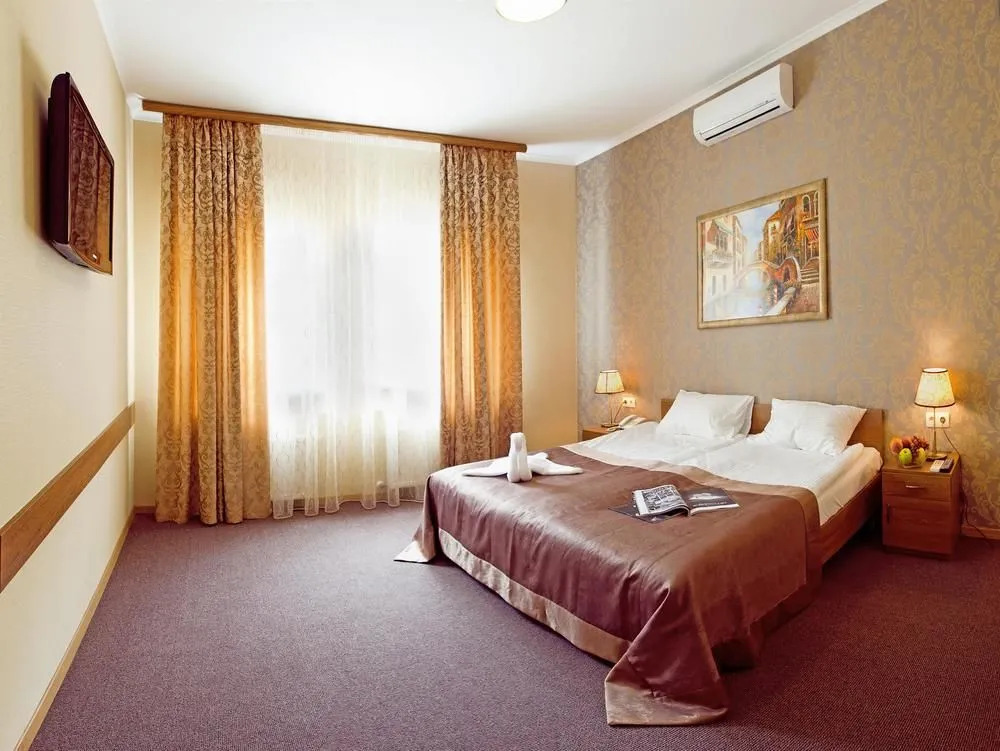 Continental 2 Hotel