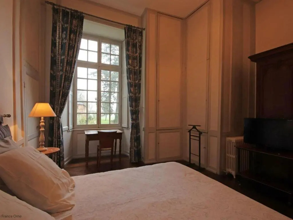 Demeure historique dans un château avec jardin et connexion WIFI - FR-1-497-13