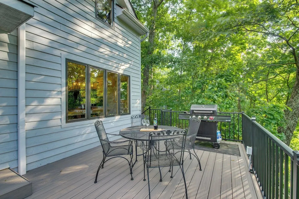 Serene Hideaway With Views, 1 Mi to Hike & Ski!