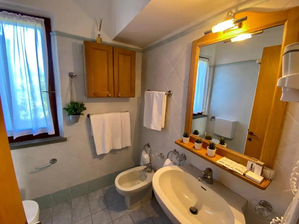RESIDENCE TERME ISOLA DELBA SRL