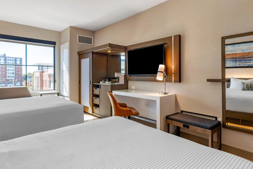 Cambria Hotel New Haven University Area