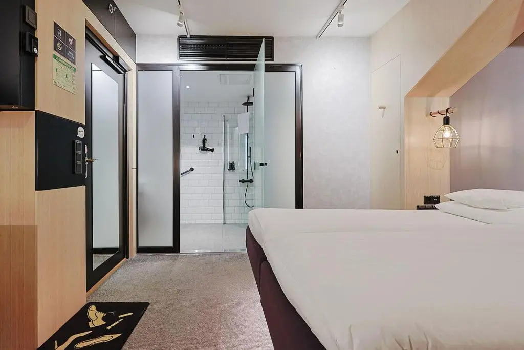 Hotel With Urban Deli