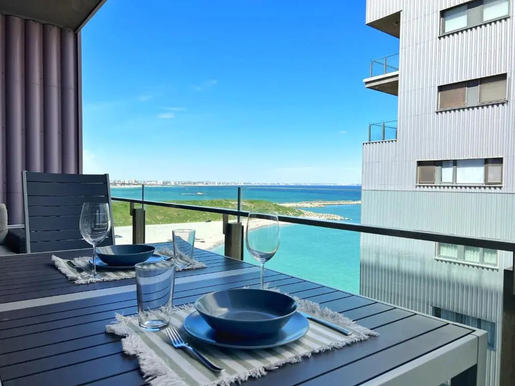 Luxury beachfront apt - quite area, 100 sqm