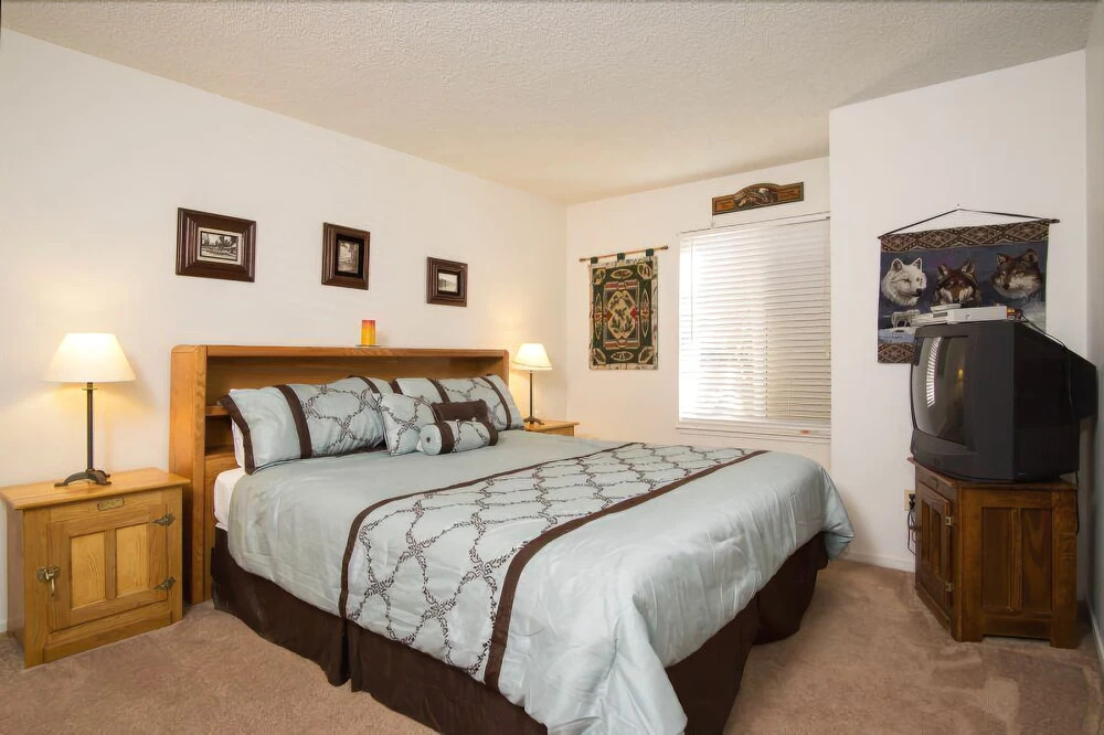 Lake View Condo #25-2 2 Bedrooms 2 Bathrooms Condo