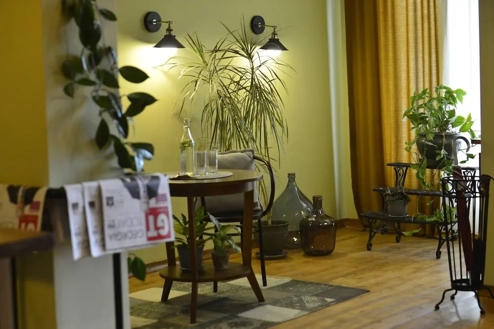 Hotel 27