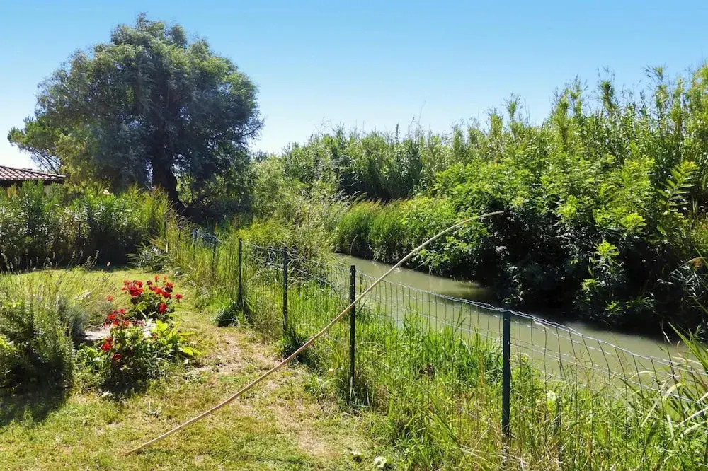 Single Storey Holiday Home With Swimming Pool
