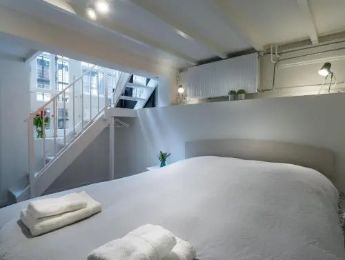 Luxury Flower Market Apartment