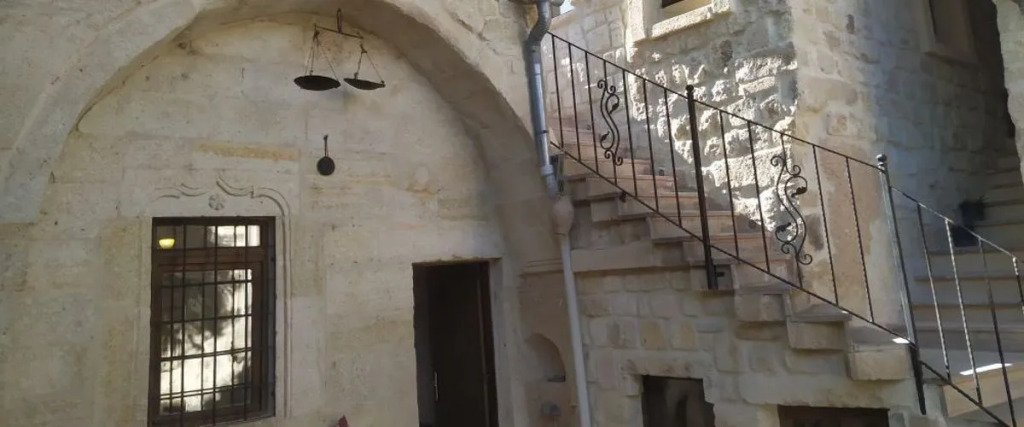 Asir Cave Hotel