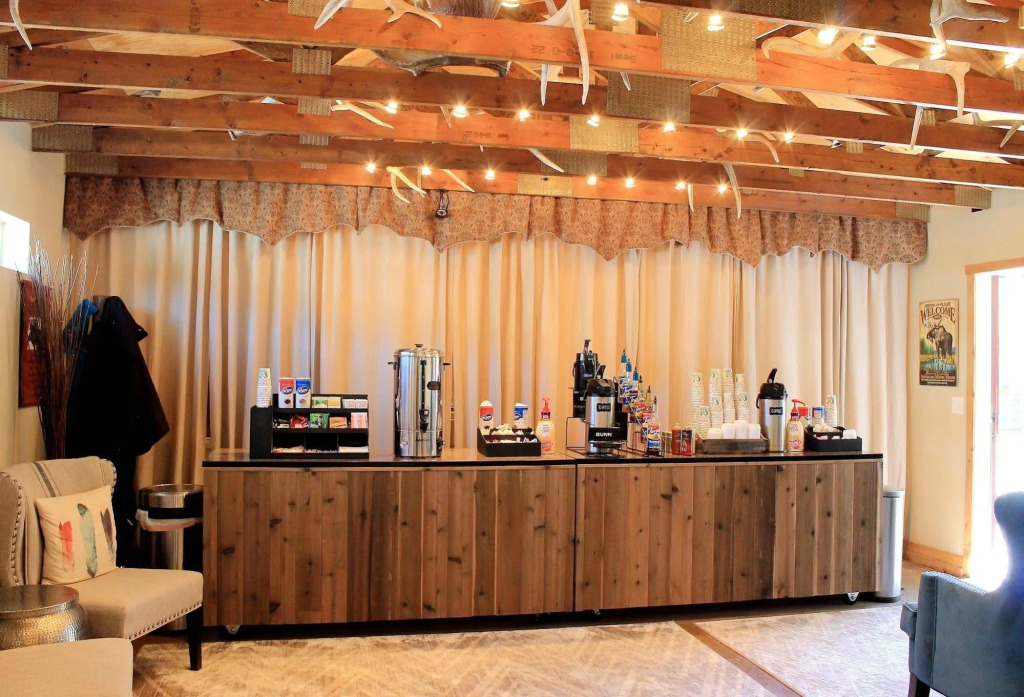 Moose Creek Inn