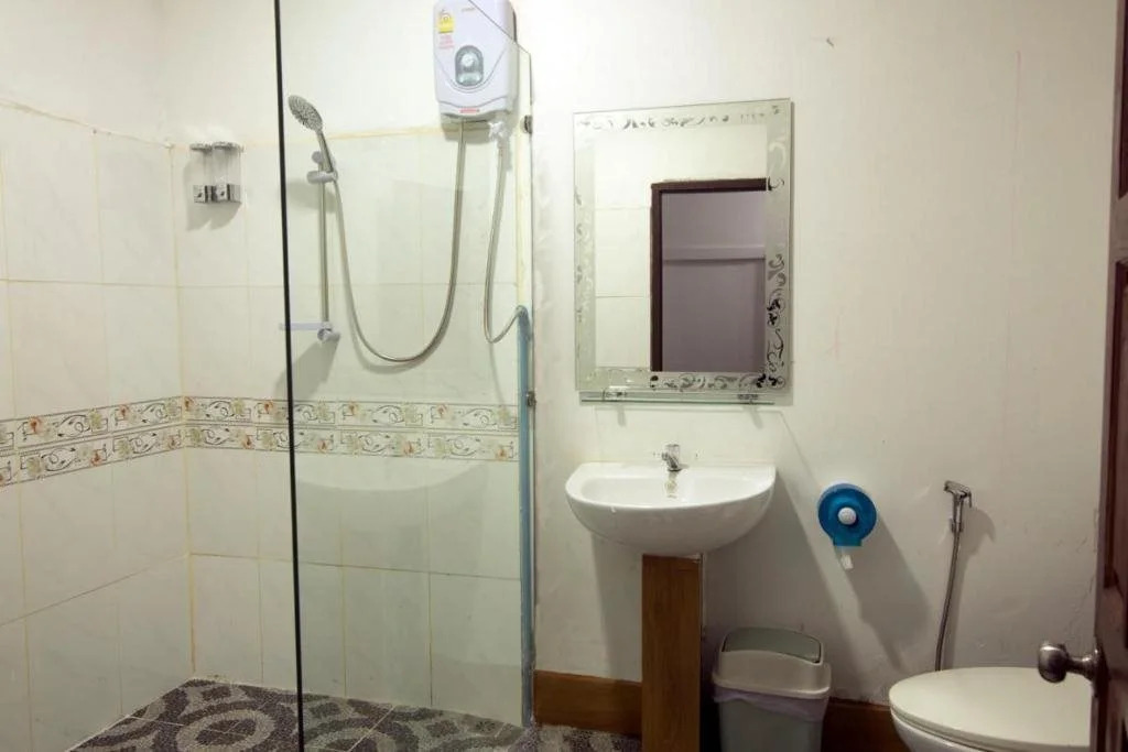 New iHouse Hotel - Hostel