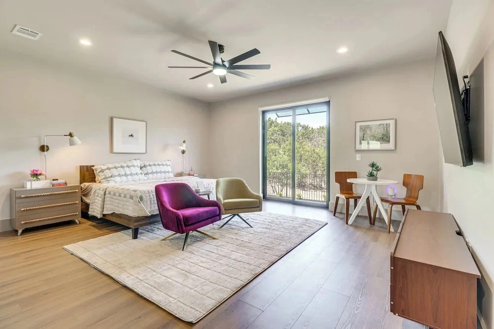 Walk to Lake Travis & Parks! Resort-style Getaway
