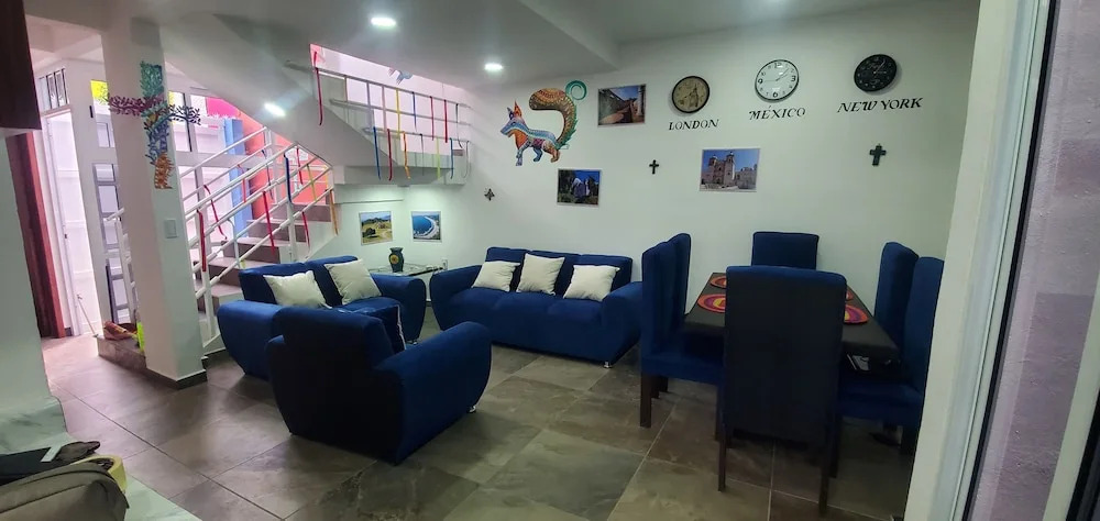 Hostal Guelaguetza Danza de la Pluma