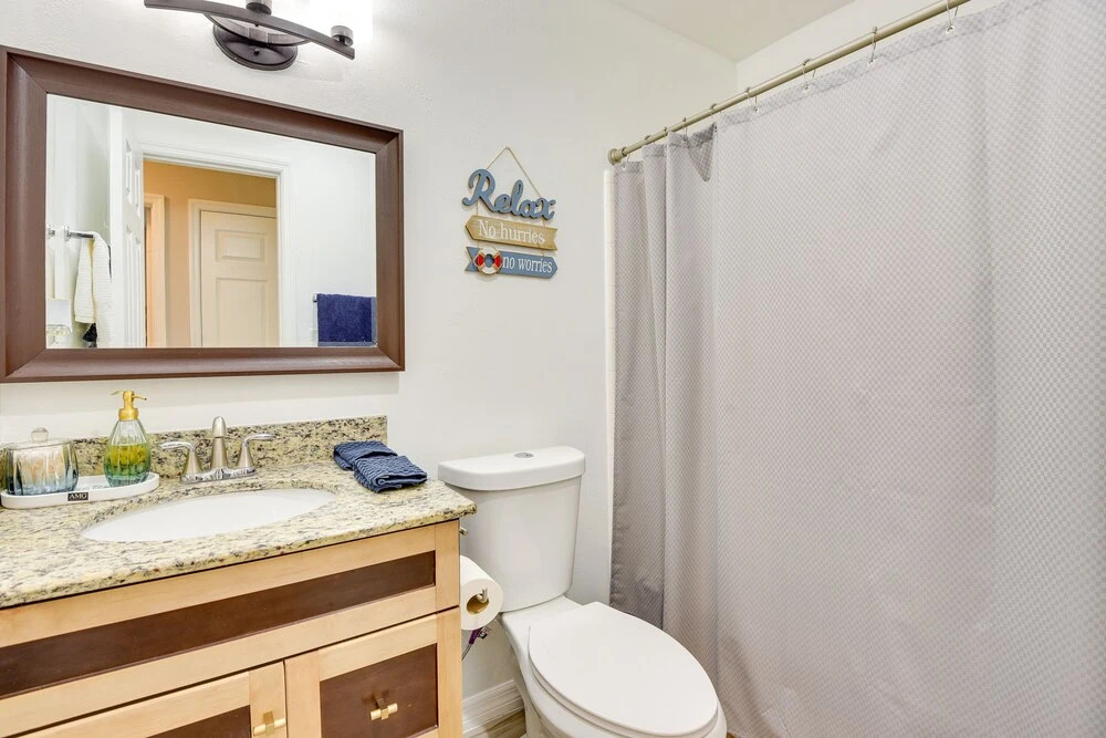 Bradenton Paradise: Pool, Patio & Putting Green!