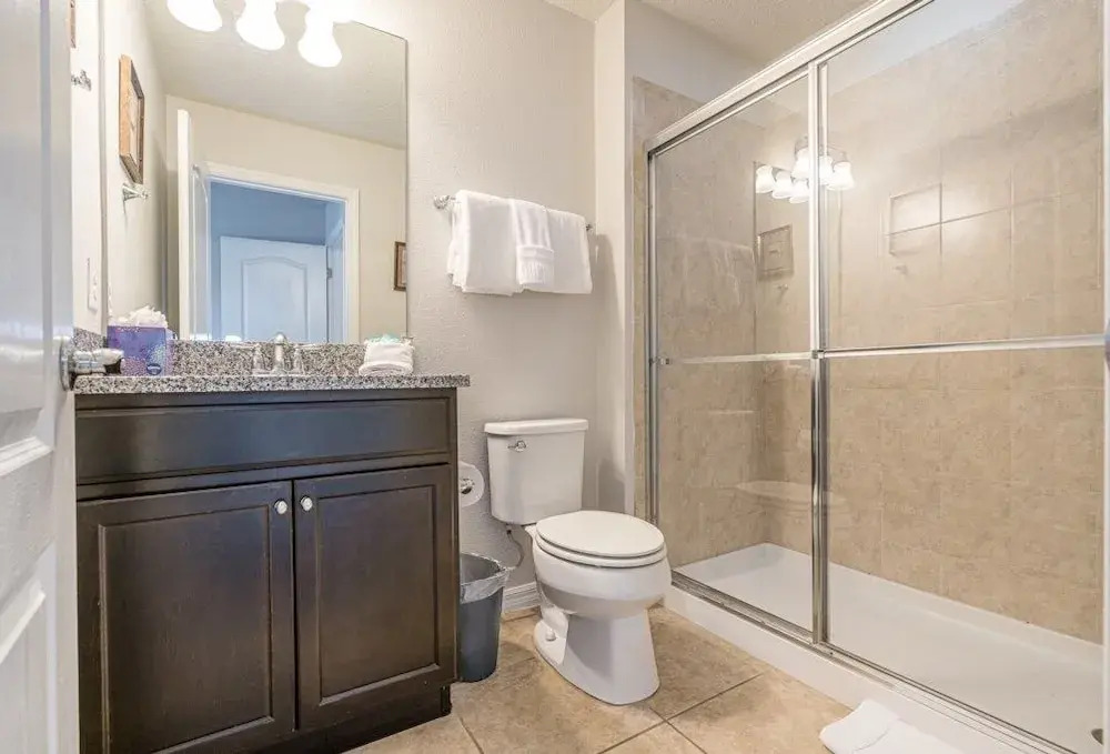 Lovely 5br Townhouse At Windsor At Westside 5 Bedroom Townhouse by RedAwning