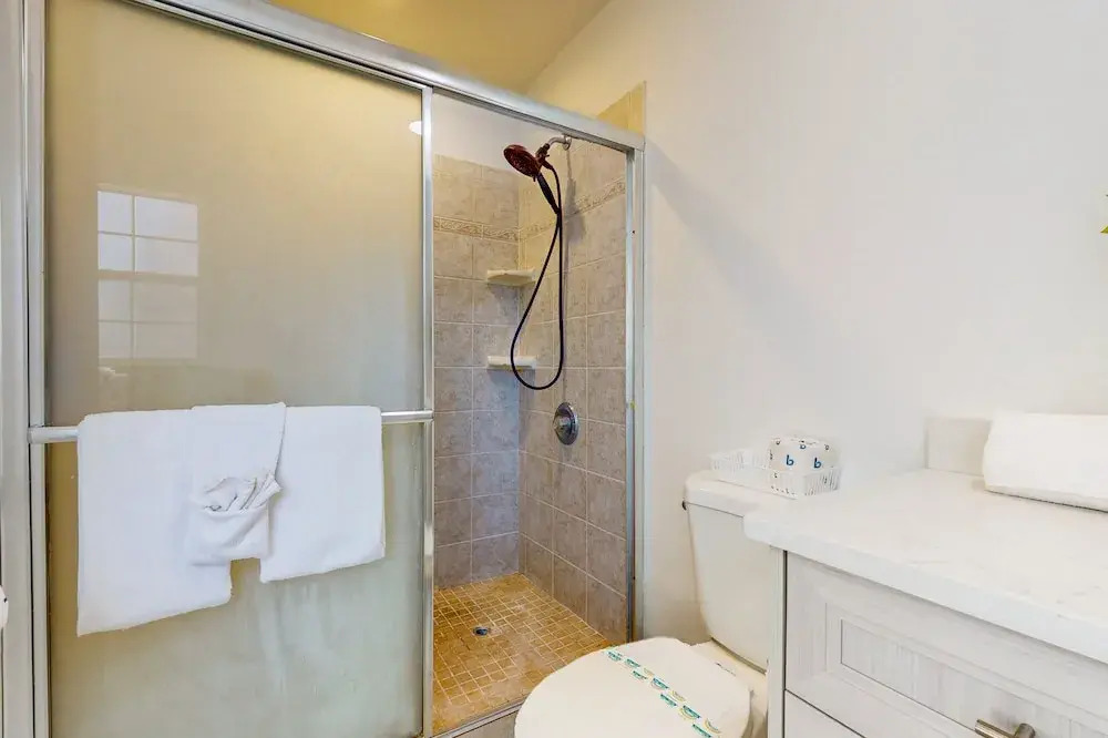 Home Near the Beach With Private Pool, Inviting Patio, Streaming & AC
