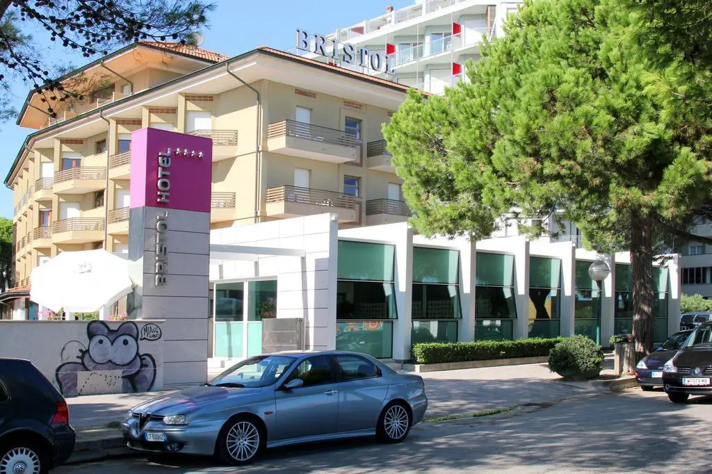 Hotel Bristol