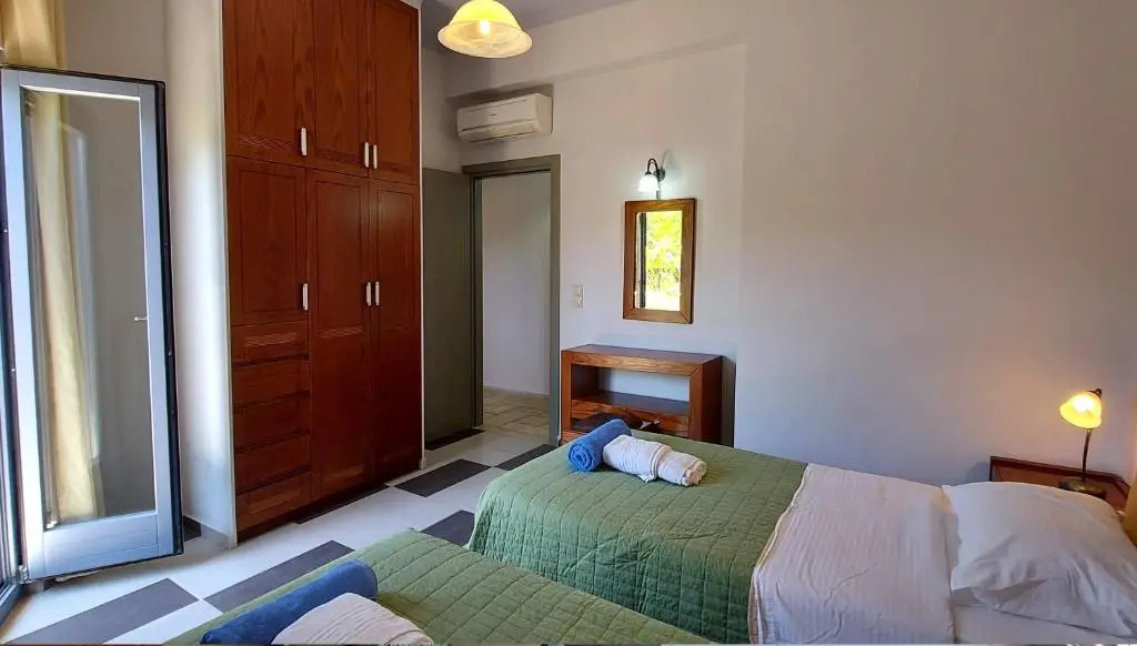 Villa "Thealia", 430 m2 with swimmg pool - sea view