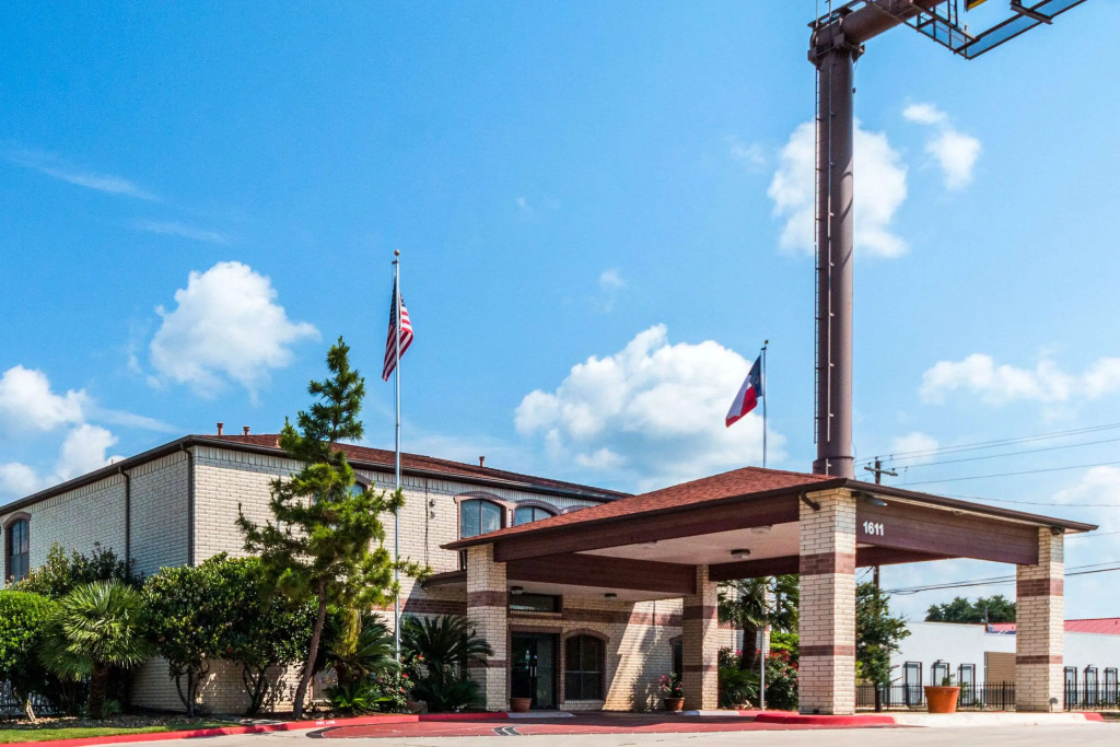 Quality Inn University near Downtown