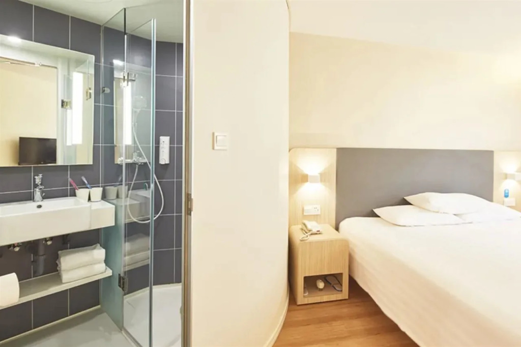 HanTing Hotel (Shanghai Hongqiao Railway Station Beizhai Road)