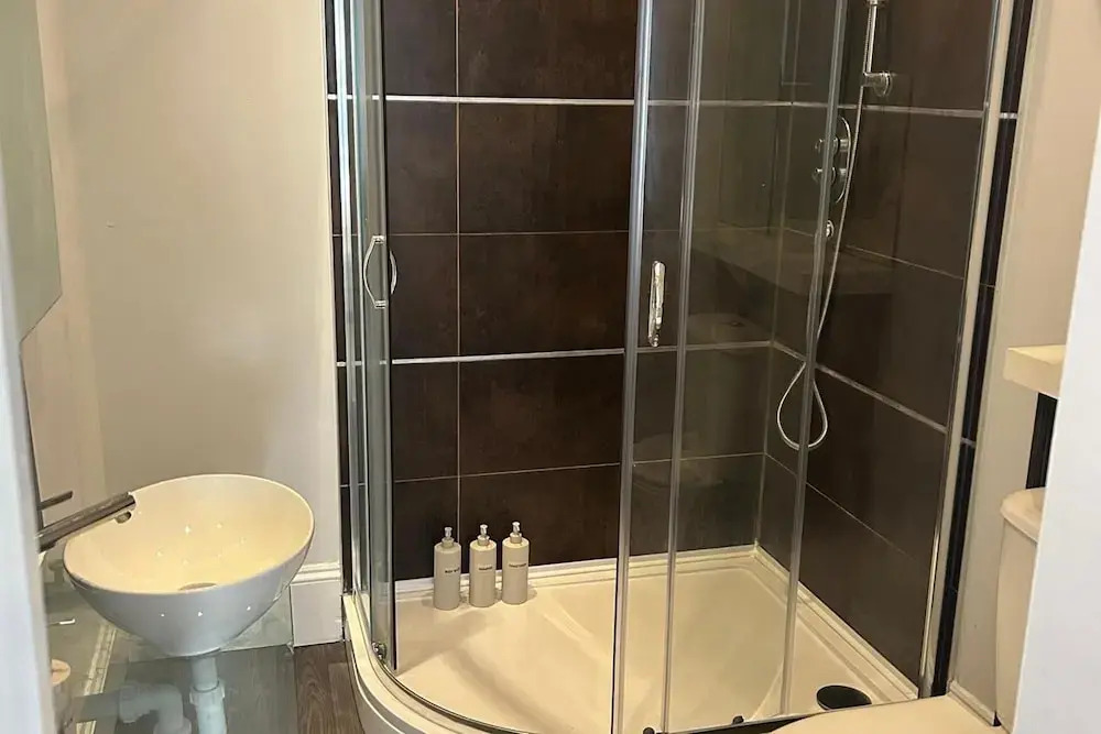 Apartment - Sleeps 6 & Near Station