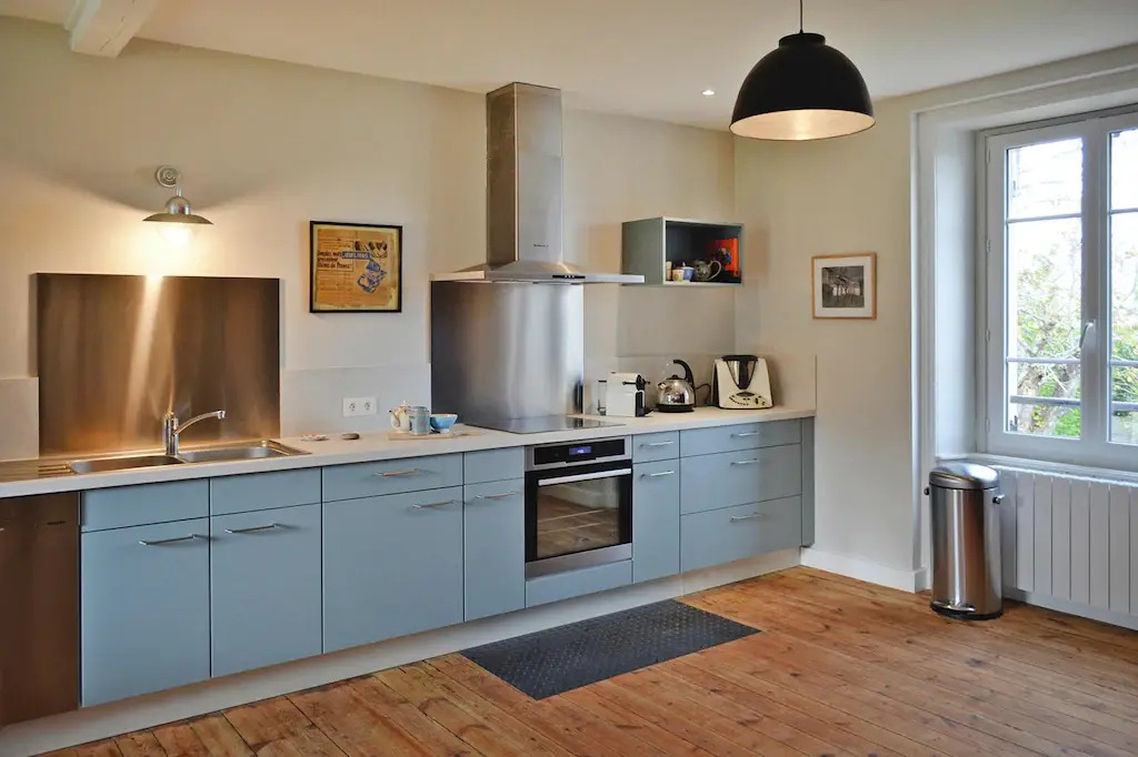 Charming holiday home, 200 m sandy beach, Locquirec
