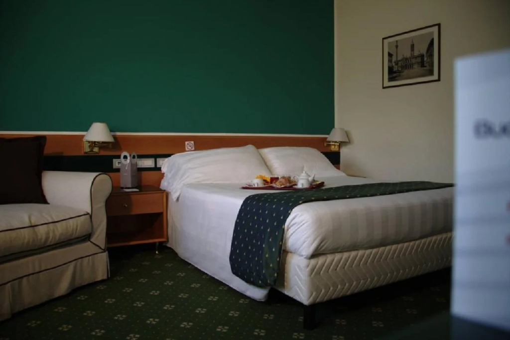 BV Hotel Oly