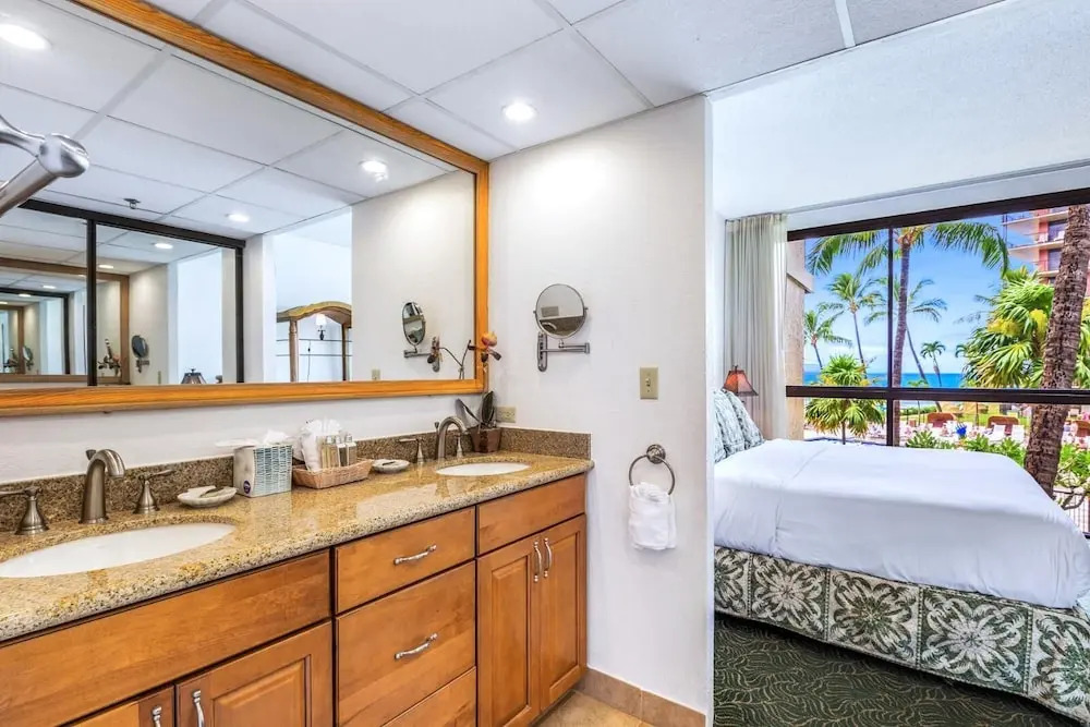 K B M Resorts- Ks-257 Spacious 2Bd Resort Retreat, Ocean Views, Easy Beach Access!