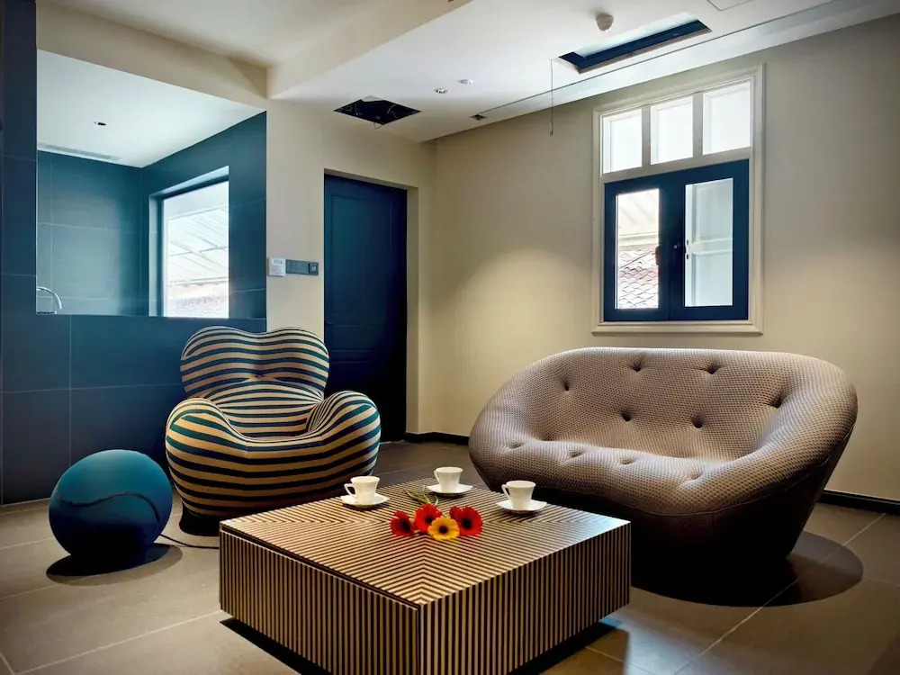 VIENTO RedHouse Melaka by Rest Collection