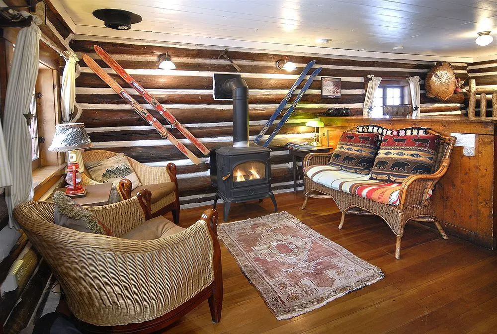 Pioneer Guest Cabins