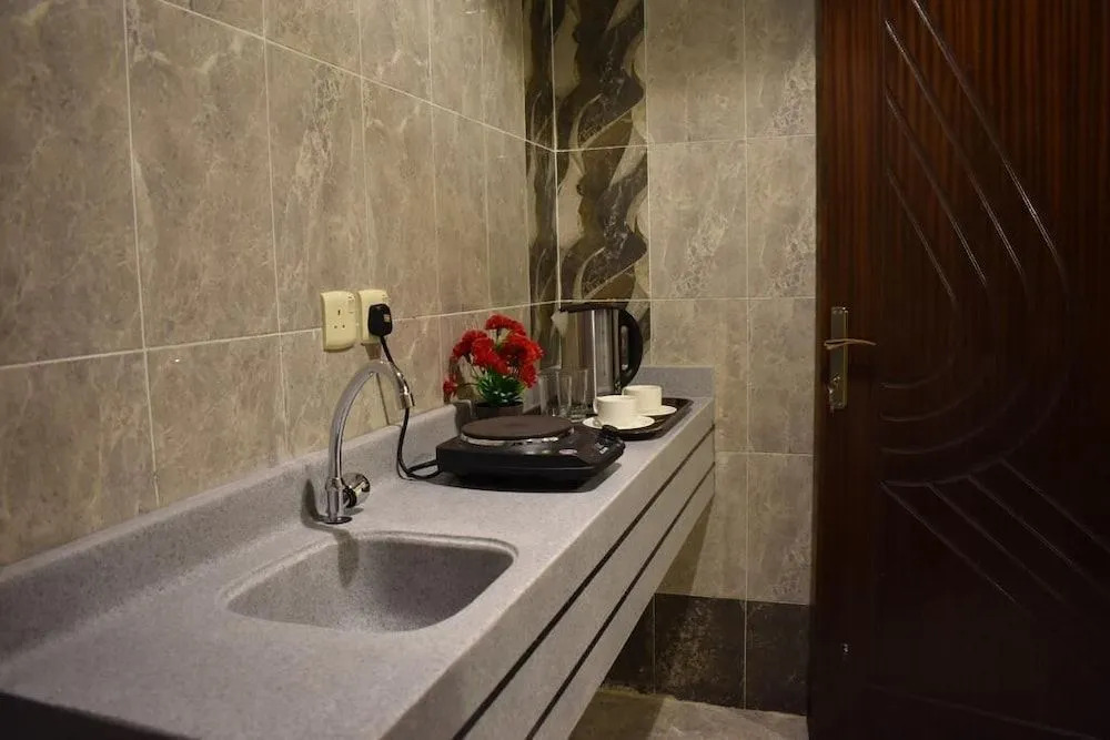 Snood Alnoor Hotel